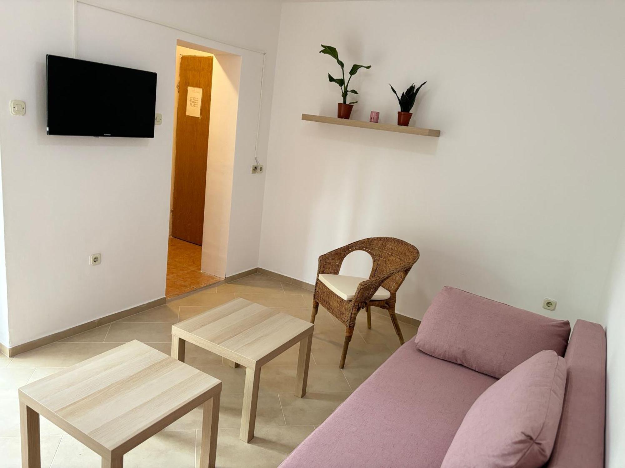 Ema Bed & Breakfast 3*