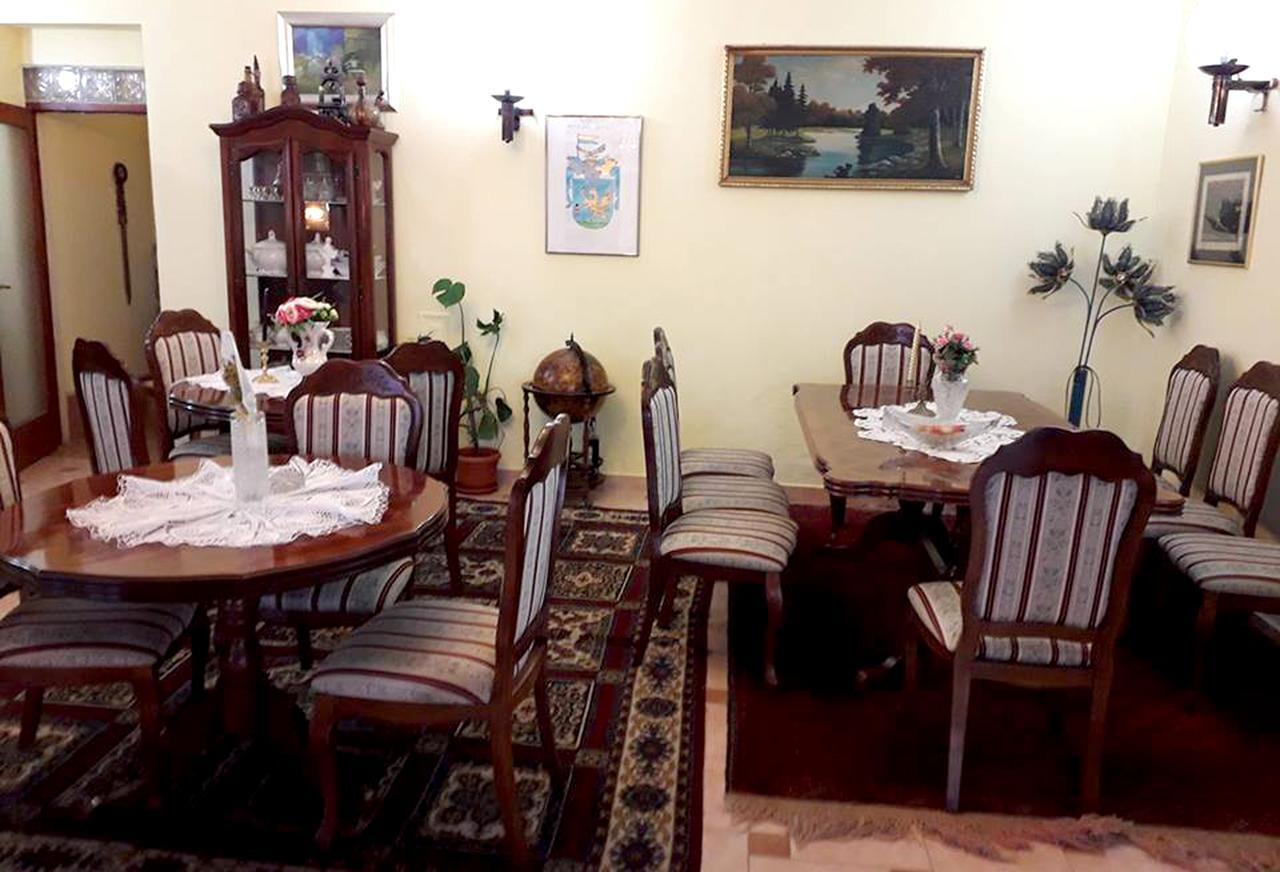 Ema Bed & Breakfast 3*